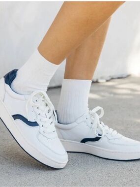 Soludos Roma Retro Classic White Low-Top Sneakers with Navy Accent